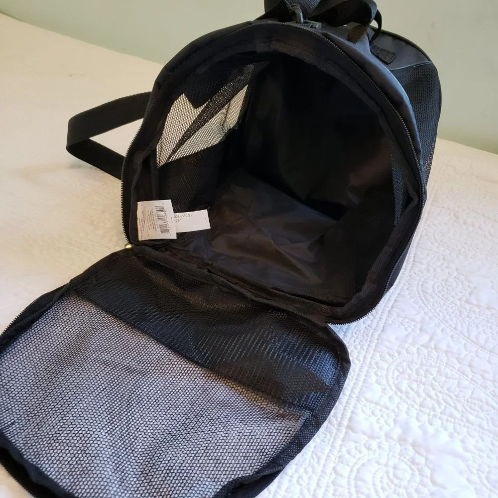 NWOT Pet Carrier Approximate Measurements: L 12